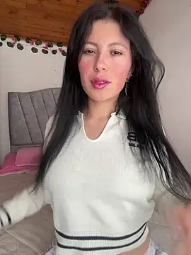 Mia salinass online show from 09/17/25, 05:25