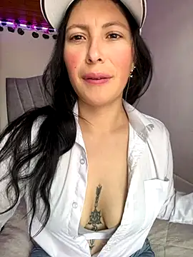 Mia salinass online show from 09/27/25, 07:41