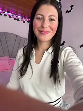 Mia salinass online show from 10/30/25, 07:58