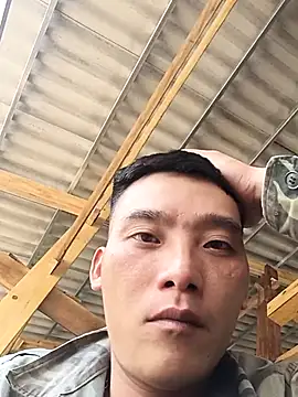 Snapshot of Chao_xxx chatting on 09/23/25, 05:43 Chao xxx online show from 09/23/25, 05:43