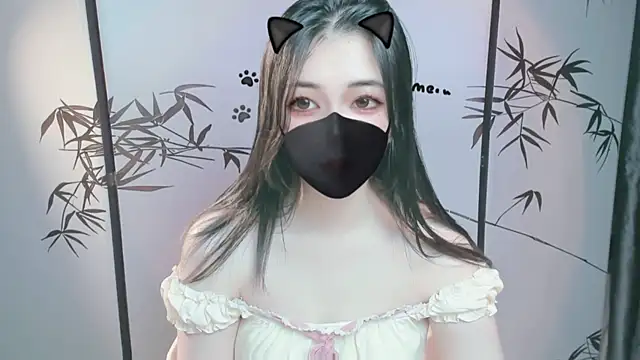 Snapshot of Sparkly_Candy chatting on 11/03/25, 09:05 Sparkly Candy online show from 11/03/25, 09:05