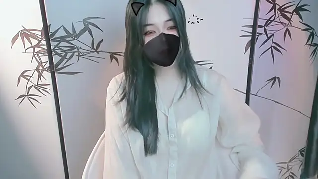 Snapshot of Sparkly_Candy chatting on 11/10/25, 04:11 Sparkly Candy online show from 11/10/25, 04:11