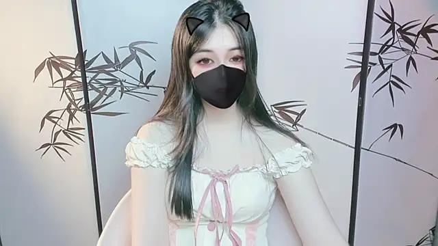 Snapshot of Sparkly_Candy chatting on 11/19/25, 01:55 Sparkly Candy online show from 11/19/25, 01:55