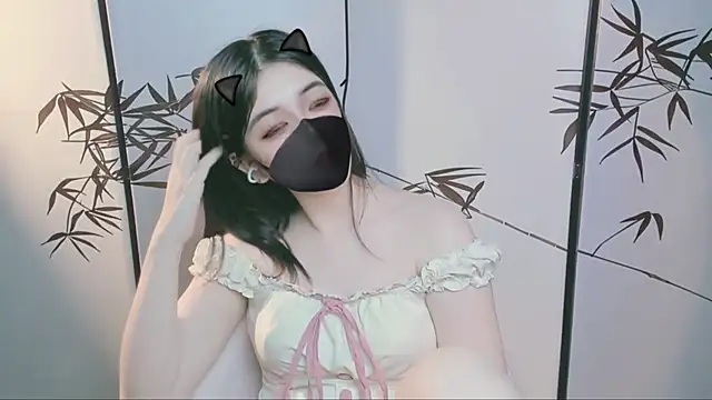 Snapshot of Sparkly_Candy chatting on 11/24/25, 06:02 Sparkly Candy online show from 11/24/25, 06:02