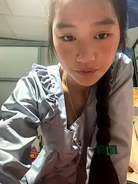 Snapshot of -Lie-06 chatting on 09/12/25, 04:23 -Lie-06 online show from 09/12/25, 04:23