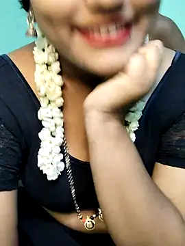 Shneeha le online show from 09/10/25, 03:56