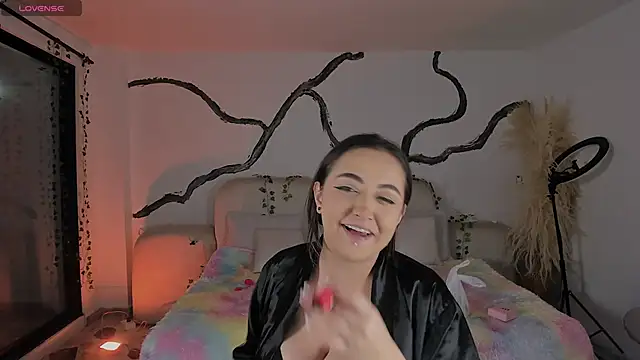 SarahCastro1  online show from 12/22/25, 03:36