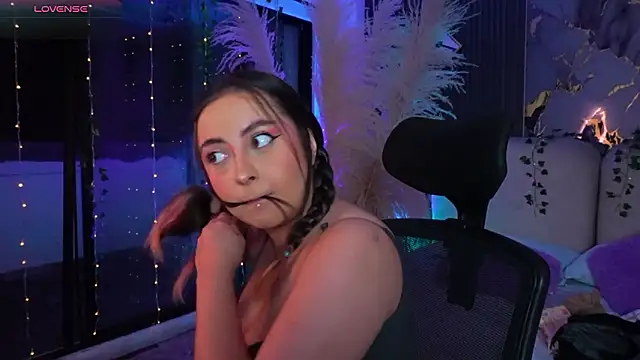 SarahCastro1  online show from 03/09/26, 03:21