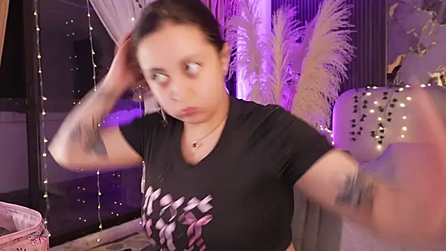 SarahCastro1  online show from 03/23/26, 03:21