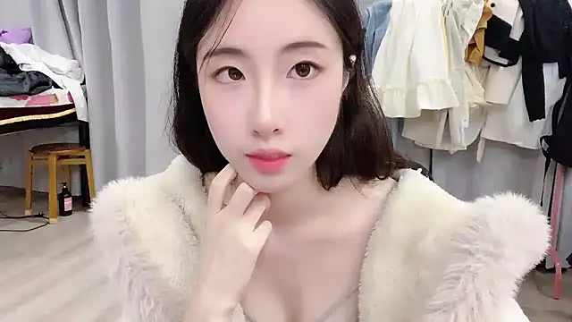 Freya7777 online show from 10/12/25, 01:43