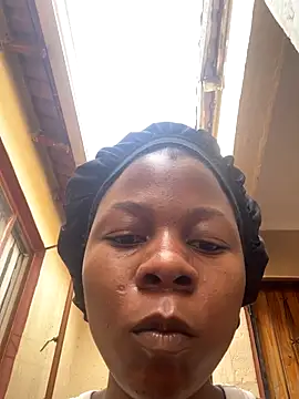 Snapshot of Crazyqueenxxx chatting on 12/20/25, 02:46 Crazyqueenxxx online show from 12/20/25, 02:46