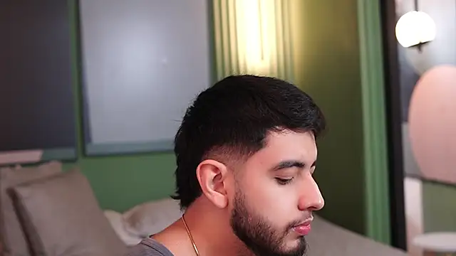 Snapshot of Nick_Vans chatting on 09/16/25, 01:12 Nick Vans online show from 09/16/25, 01:12