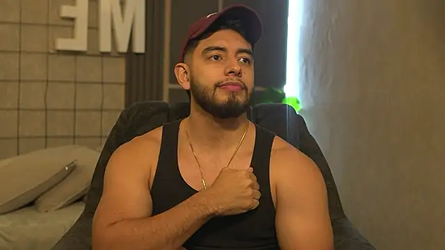 Snapshot of Nick_Vans chatting on 09/20/25, 08:32 Nick Vans online show from 09/20/25, 08:32