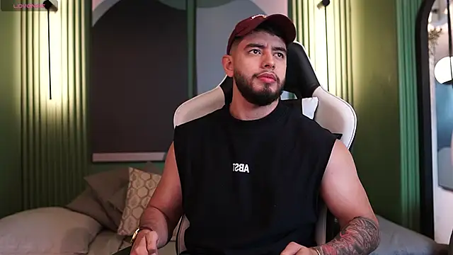 Snapshot of Nick_Vans chatting on 10/09/25, 12:25 Nick Vans online show from 10/09/25, 12:25