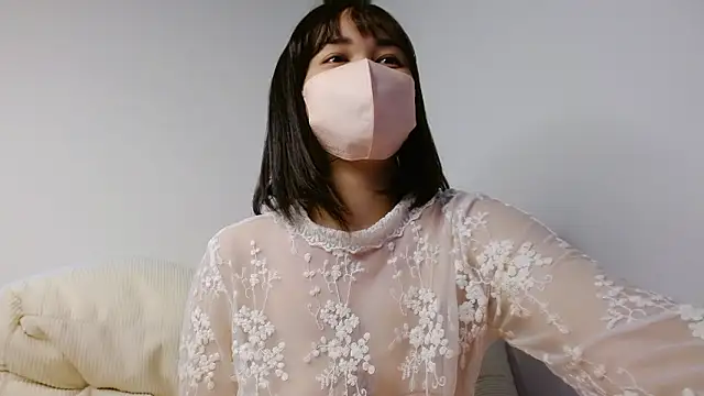 Snapshot of Zinzin_chan chatting on 09/15/25, 04:34 Zinzin chan online show from 09/15/25, 04:34