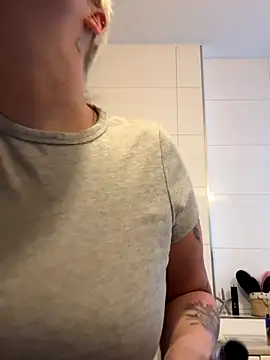 Rozendefotz online show from 10/15/25, 06:02