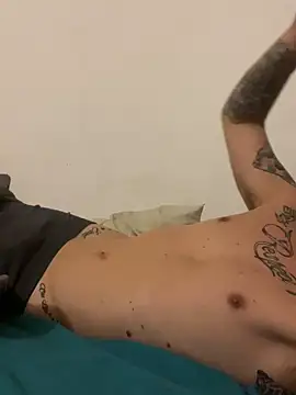 Snapshot of pimousssse chatting on 10/30/25, 11:49 pimousssse online show from 10/30/25, 11:49