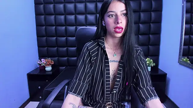 Dulce Miaa  online show from 03/21/26, 06:00