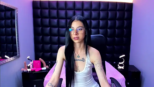 Dulce Miaa  online show from 07/06/26, 06:21