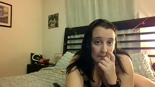 Snapshot of Shadow_Slut chatting on 09/27/25, 03:33 Shadow Slut online show from 09/27/25, 03:33