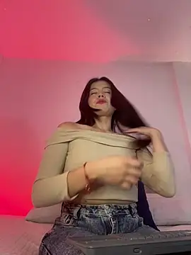 BrunnetAri  online show from 05/28/26, 03:31