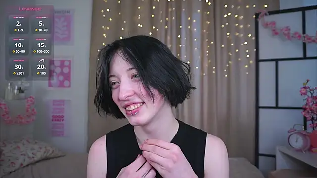 JuanaFriesz online show from 04/05/26, 09:06