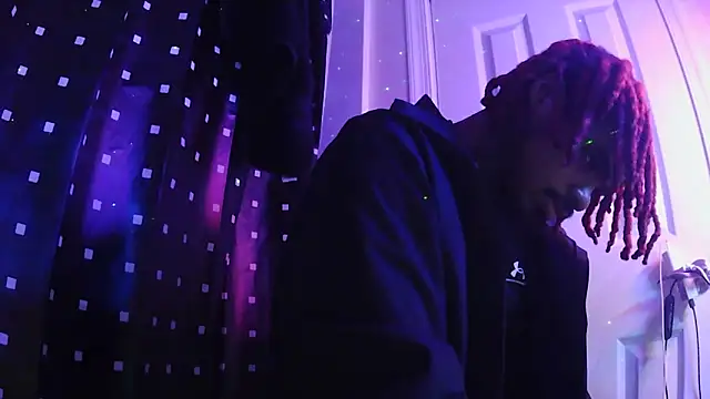 Snapshot of risktakinndolo chatting on 10/02/25, 07:43 risktakinndolo online show from 10/02/25, 07:43