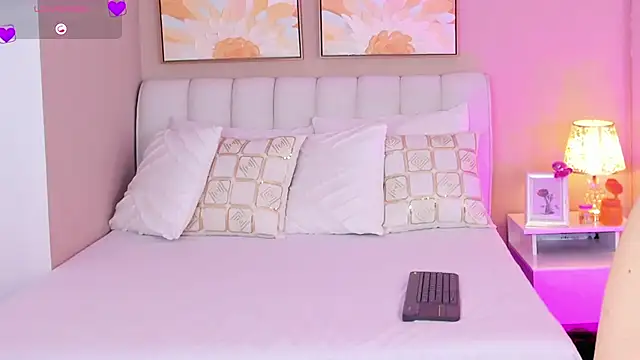 MiaTaylorSweet online show from 04/18/26, 03:05