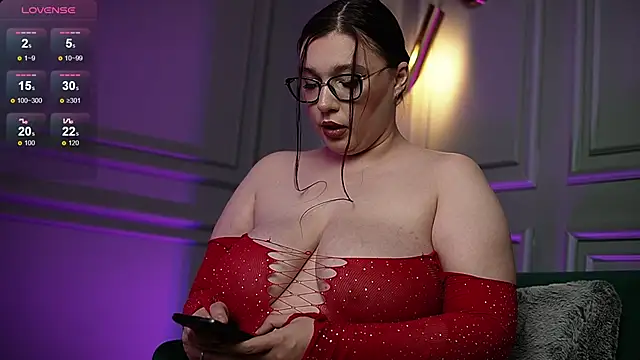 KendalDubai online show from 09/24/25, 08:01