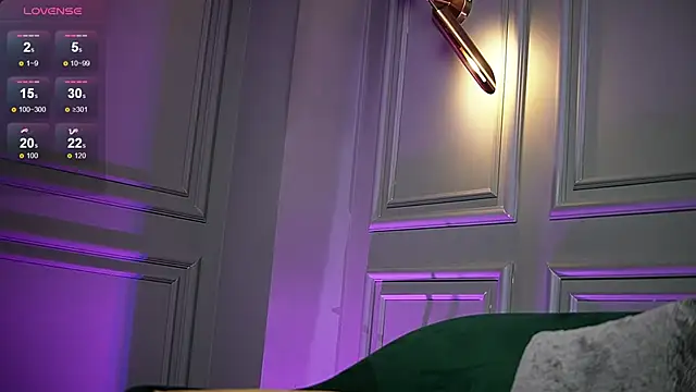 KendalDubai online show from 09/29/25, 08:13