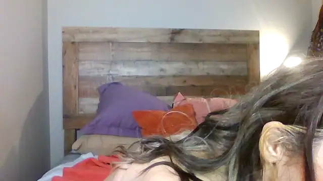 Snapshot of thickasstley chatting on 06/17/26, 12:13 thickasstley online show from 06/17/26, 12:13