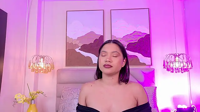 kendalFox  online show from 12/05/25, 01:47