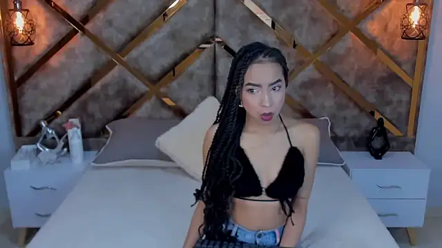 Lucia jane online show from 04/15/26, 08:42