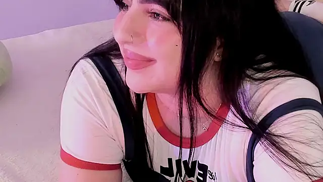 Camila Matinez  online show from 01/06/26, 01:42