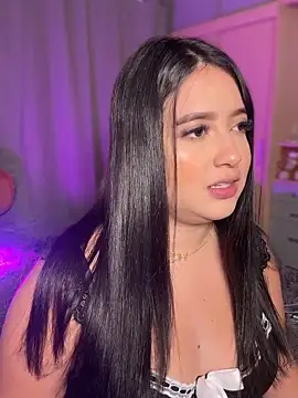 Emiily Moore1 online show from 12/21/25, 12:51