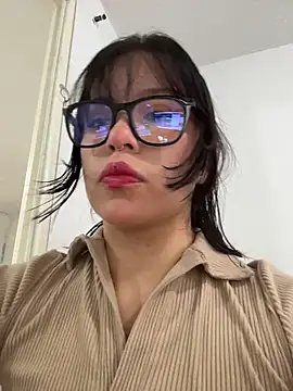 aliciia 23 online show from 11/06/25, 09:05