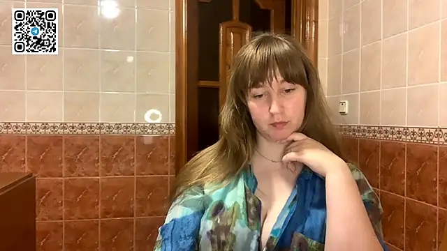 MaroonMoon  online show from 10/04/25, 07:34