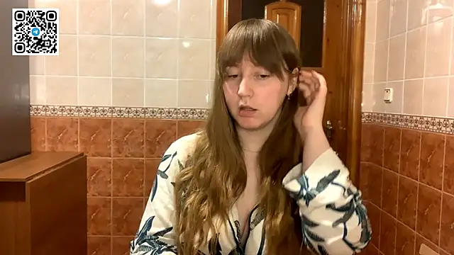 MaroonMoon  online show from 10/09/25, 07:45