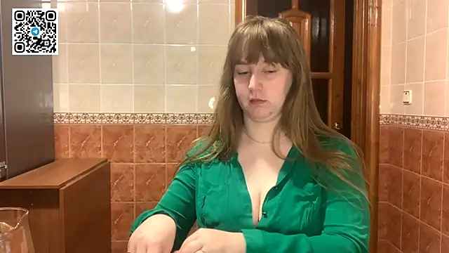 MaroonMoon  online show from 10/22/25, 07:46