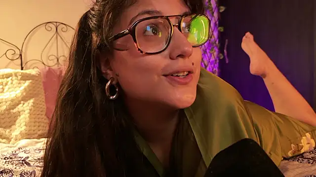 Avelyne online show from 03/18/26, 11:08