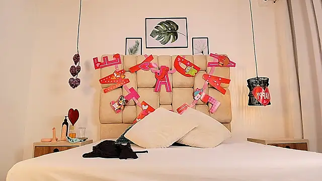 elizawiliamst online show from 09/20/25, 12:28