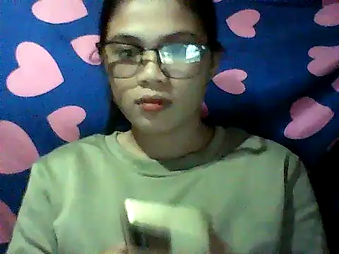 Snapshot of Zachariah_05 chatting on 10/05/25, 12:20 Zachariah 05 online show from 10/05/25, 12:20