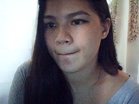 Snapshot of Zachariah_05 chatting on 10/12/25, 04:33 Zachariah 05 online show from 10/12/25, 04:33