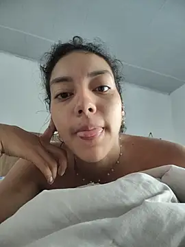 Snapshot of WendySuns_ chatting on 07/08/26, 01:26 WendySuns online show from 07/08/26, 01:26