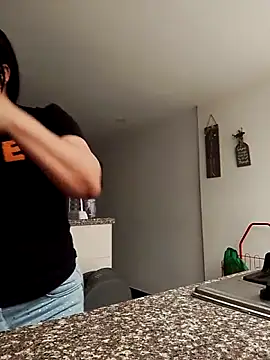 Snapshot of tiffany_Johnson1 chatting on 09/24/25, 01:58 tiffany Johnson1 online show from 09/24/25, 01:58