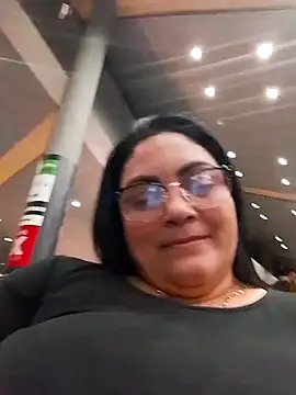 Snapshot of tiffany_Johnson1 chatting on 10/21/25, 11:16 tiffany Johnson1 online show from 10/21/25, 11:16