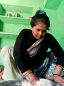 Manavi x online show from 05/12/26, 05:04