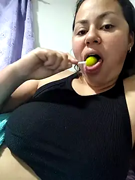 Snapshot of camila-titis chatting on 05/12/26, 03:58 camila-titis online show from 05/12/26, 03:58