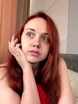 Snapshot of PollyVinice chatting on 09/17/25, 11:45 PollyVinice online show from 09/17/25, 11:45