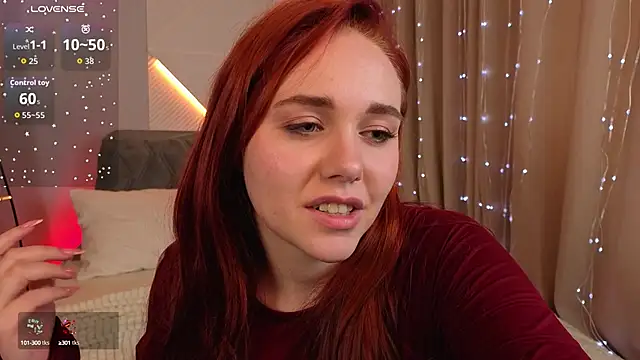 Snapshot of PollyVinice chatting on 10/04/25, 11:30 PollyVinice online show from 10/04/25, 11:30